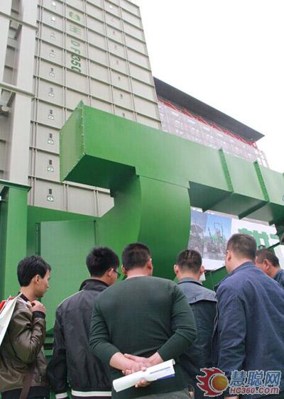 展會現(xiàn)場，谷王烘干機備受關(guān)注